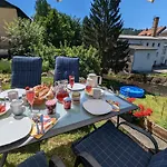 Apartment Helle Fuer Familien Und Gruppen Mit Pool, Sauna & Terrasse