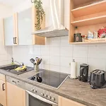 Apartment Helle Fuer Familien Und Gruppen Mit Pool, Sauna & Terrasse